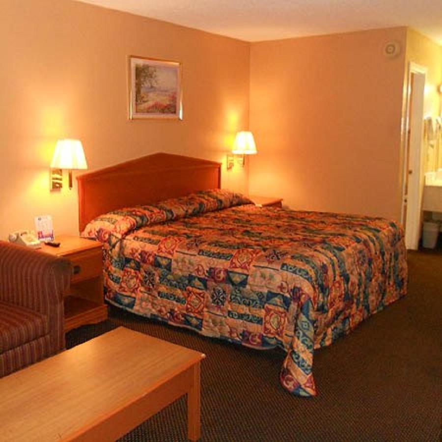 Relax Inn Grenada Dış mekan fotoğraf